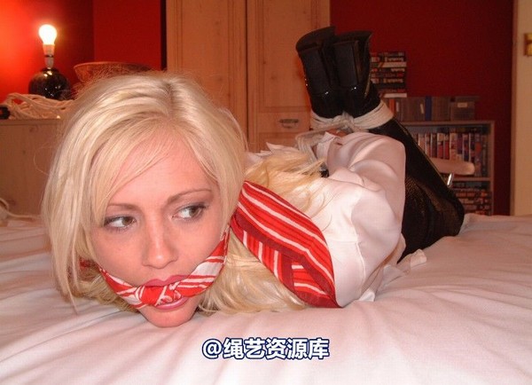 bondagebob - Angelica Vamp Hogtied 第 4 张图片