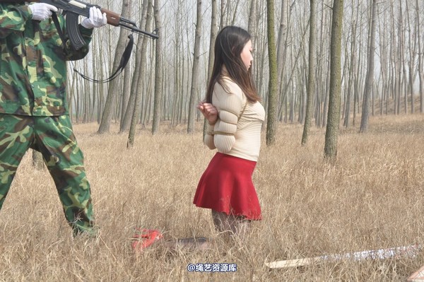 mj影视 - 车模梅晓雯 第 313 张图片