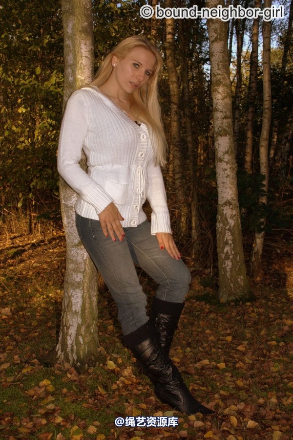 bound-neighbor-girl - Bambi - Tied up in the autumn woods Part 1 第 3 张图片