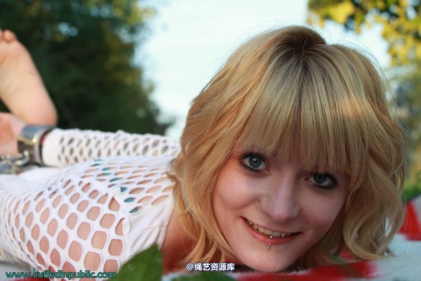 girlsinsteel - Hogtied in the sun 第 39 张图片