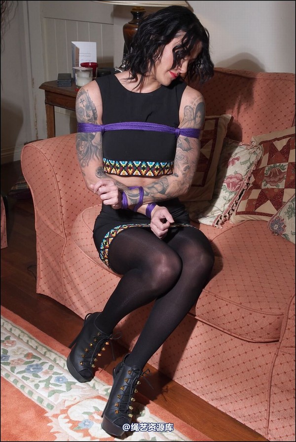 simplytied - Carla in purple rope 第 8 张图片