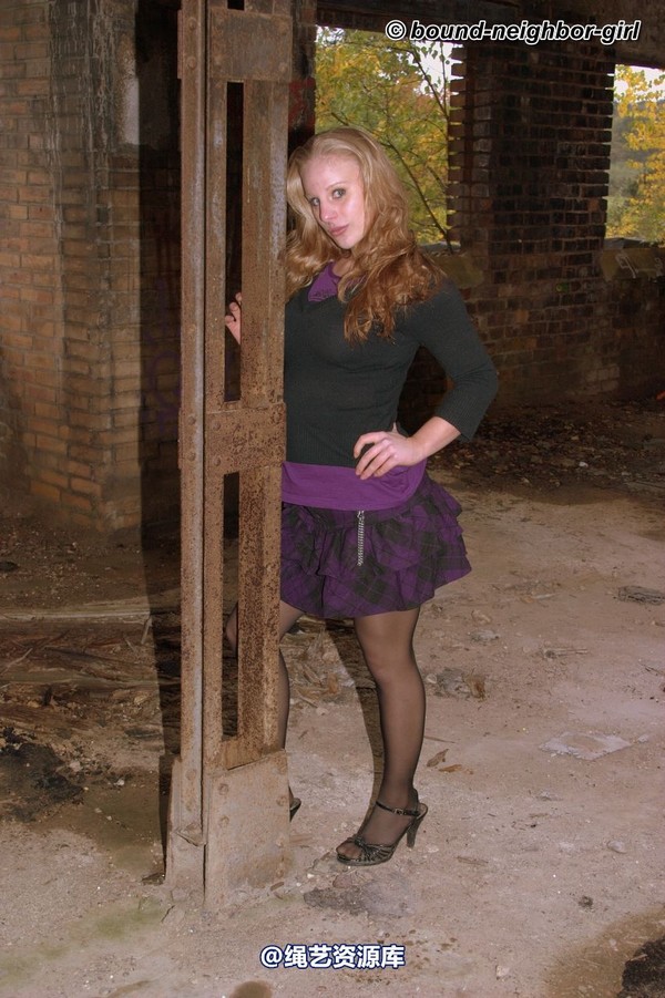 bound-neighbor-girl - Peggy - surprise in the ruins part 3 第 34 张图片