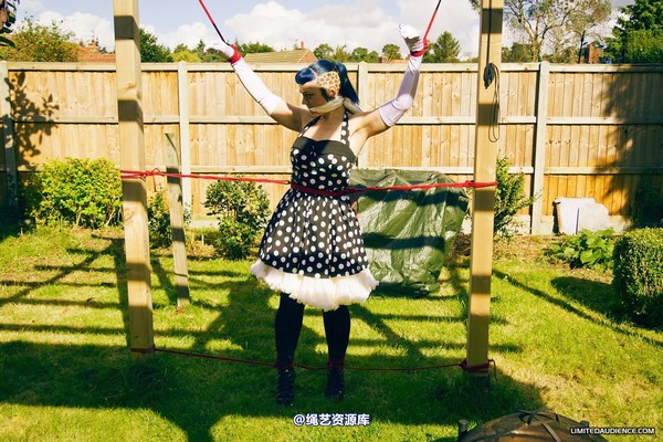 limitedaudience - 2012 raevan spread outdoors 第 14 张图片