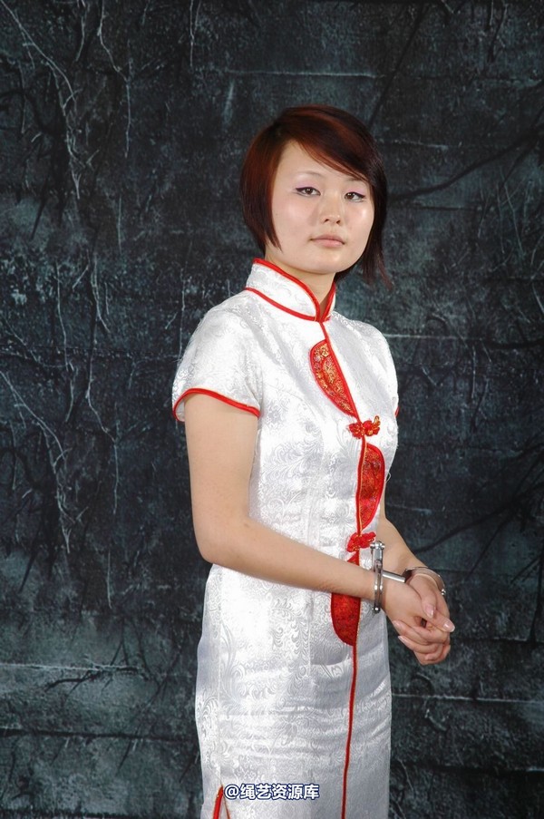 唯美之家 - 桦子白旗袍 第 3 张图片