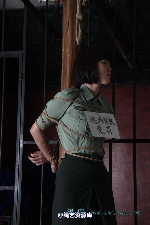锐度主张 - 制服柱绑模特：碧菡 第 56 张图片