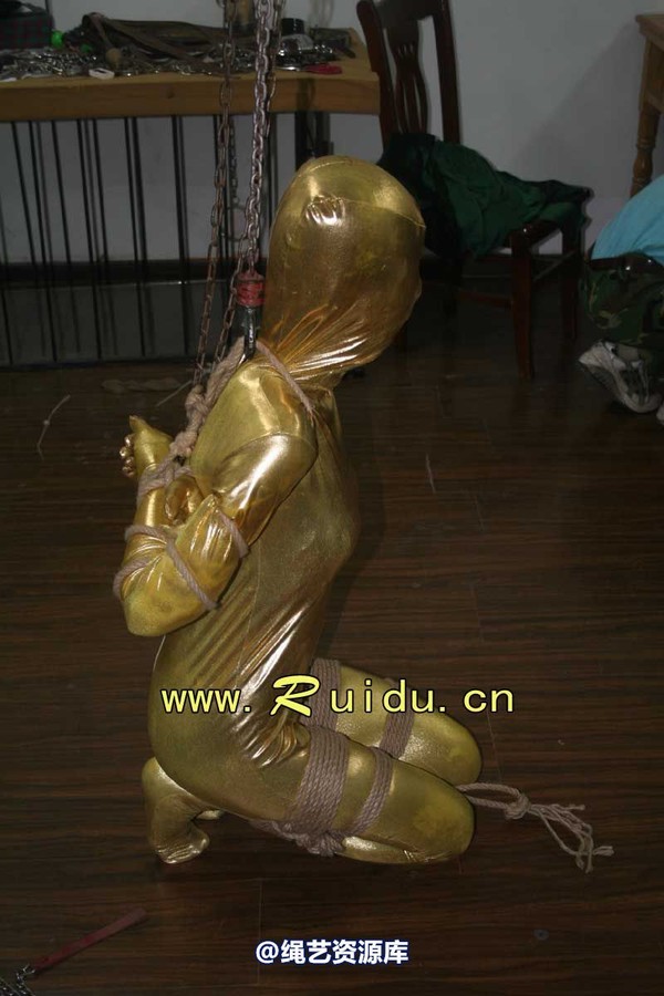 锐度主张 - 20070921第34期 影片胶衣紧缚悬吊图片 第 114 张图片
