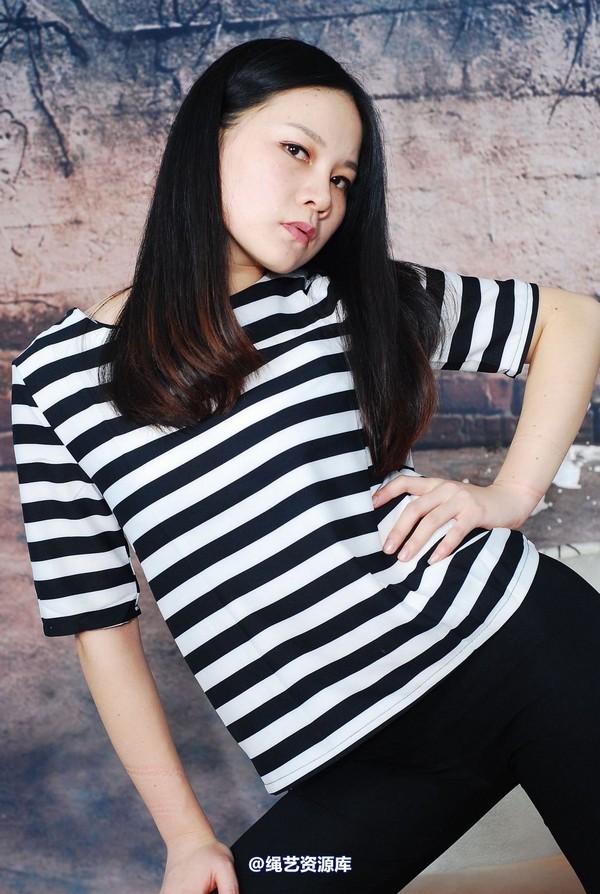 唯美之家 - 思欣红礼服 第 28 张图片