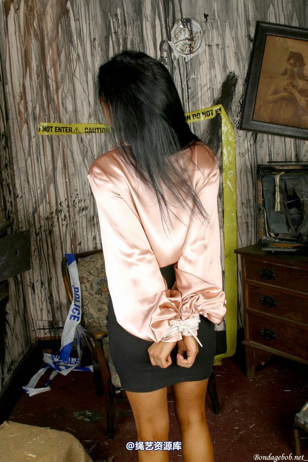 bondagebob - Monica Harris Elbow Strappado 第 2 张图片
