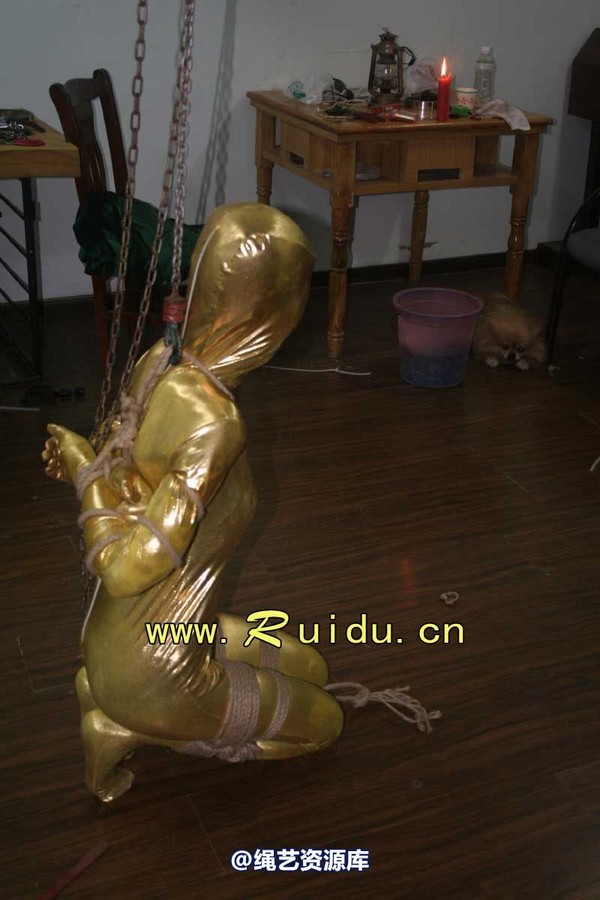 锐度主张 - 20070928第35期 影片胶衣紧缚悬吊图片 第 112 张图片