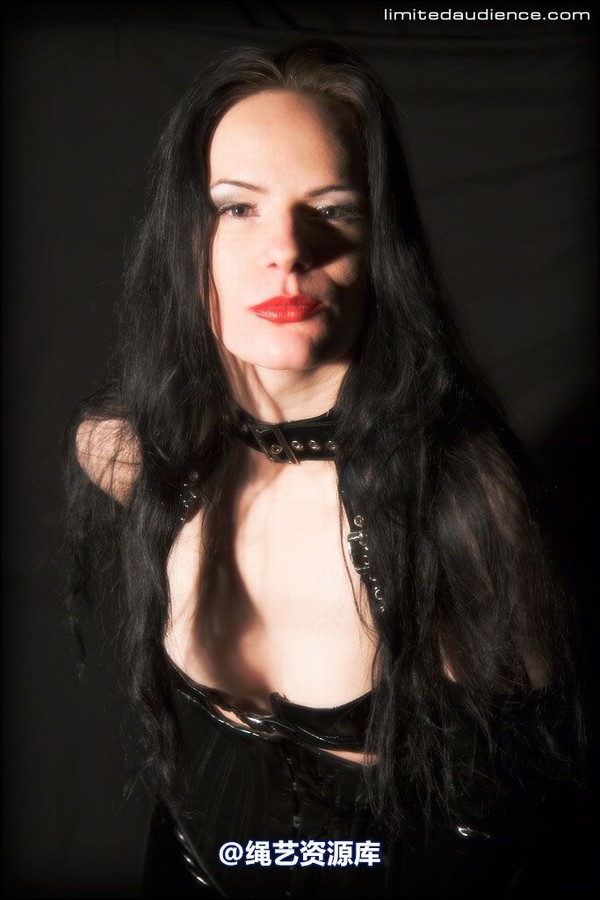 limitedaudience - 2007 rebekka raynor dominatrix bound 第 6 张图片