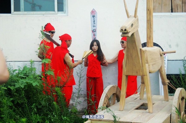 mj影视 - 血的代价-红罪衣刑场木驴斩－梅晓芳2013-08-26 第 207 张图片