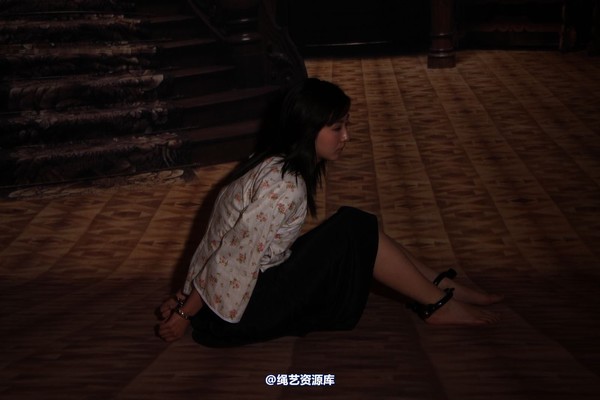 神艺缘 - 044-甜甜--带着镣铐做清洁 第 27 张图片