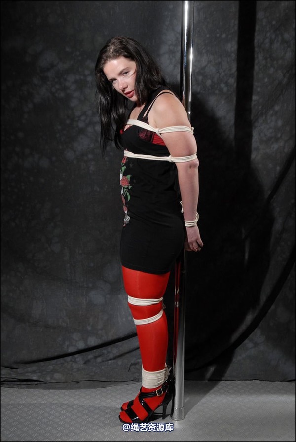 simplytied - Red on pole 第 17 张图片