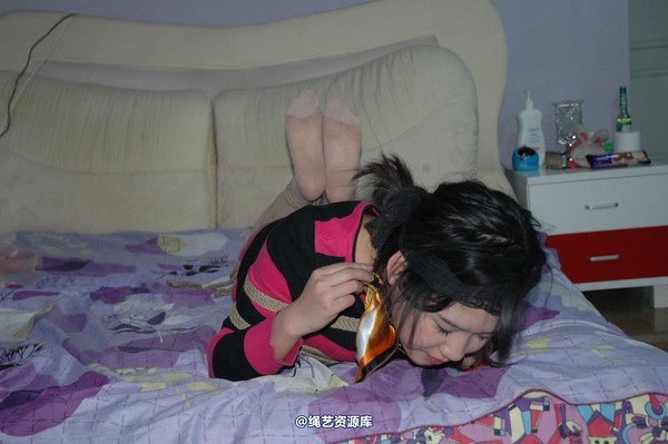 唯美之家 - 2010-12-29雪儿挣扎逃脱。 第 33 张图片