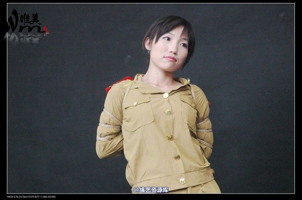 唯美之家 - 2008-08-06水柔军装 第 182 张图片