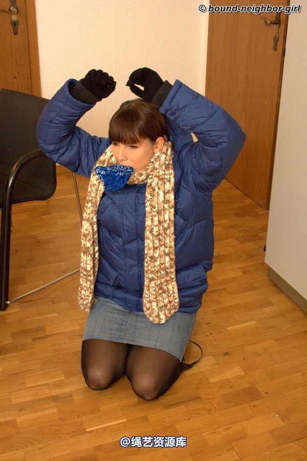 bound-neighbor-girl - Susan - Tied up in winter clothes 1 第 1 张图片