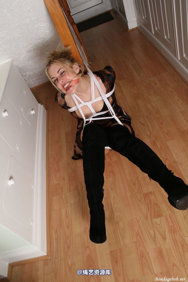 bondagebob - Tammy Squirming for freedom - no chance 第 81 张图片