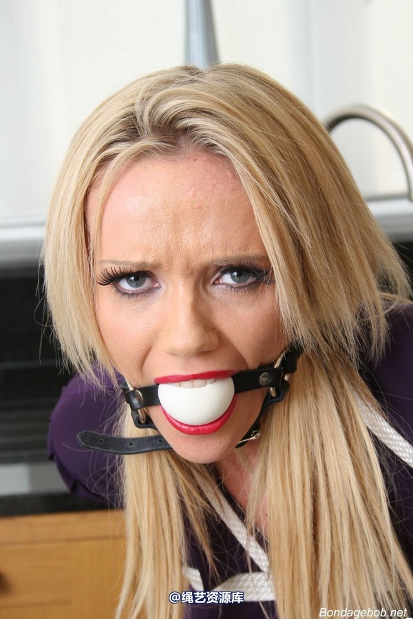 bondagebob - Lucy Zara Hot in the Kitchen 第 41 张图片