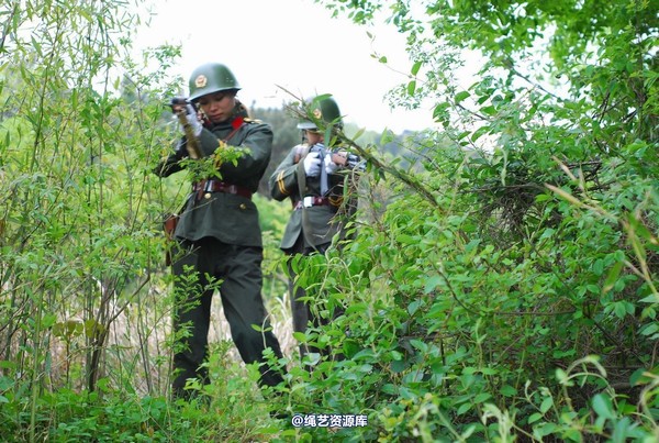 唯美之家 - 外拍军装三模特 第 238 张图片