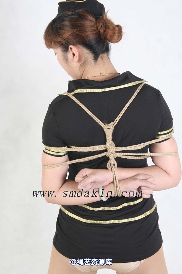 锐度主张 - 情趣警服捆绑模特：嗨嗨 第 39 张图片