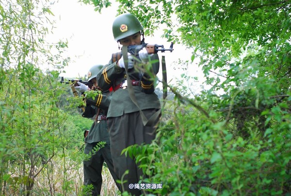 唯美之家 - 外拍军装三模特 第 202 张图片