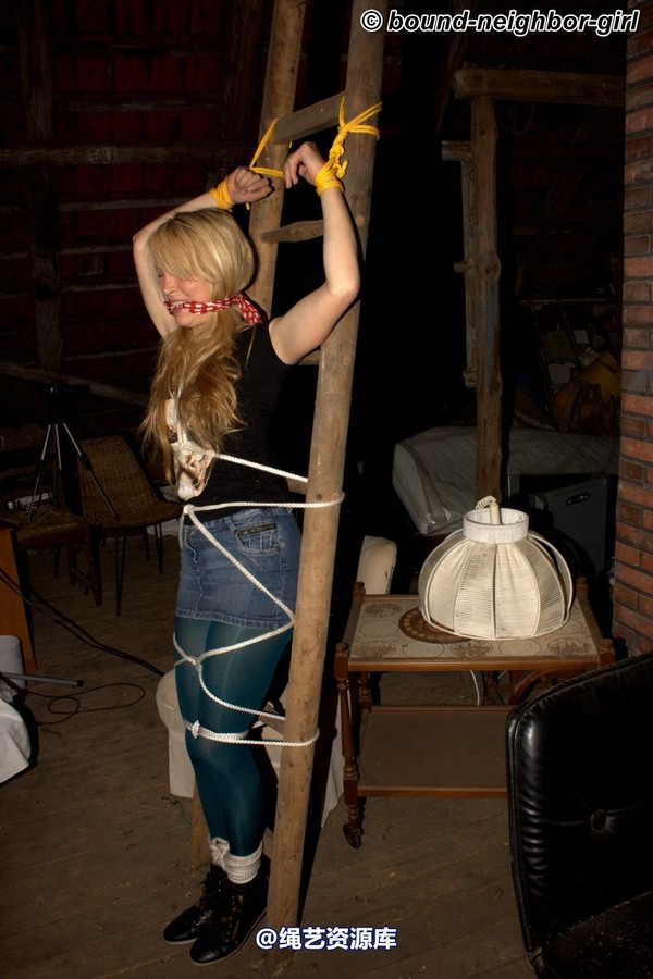 bound-neighbor-girl - Kate - Tied up in the attic 3 第 35 张图片