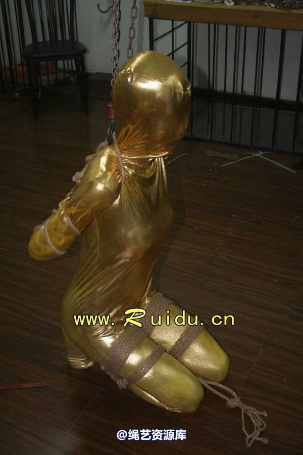 锐度主张 - 20070921第34期 影片胶衣紧缚悬吊图片 第 107 张图片