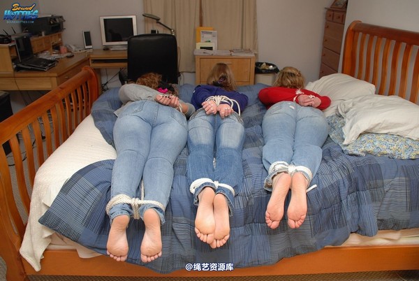 boundhotties - LAINA, MARCEL & OLIVIA 第 24 张图片