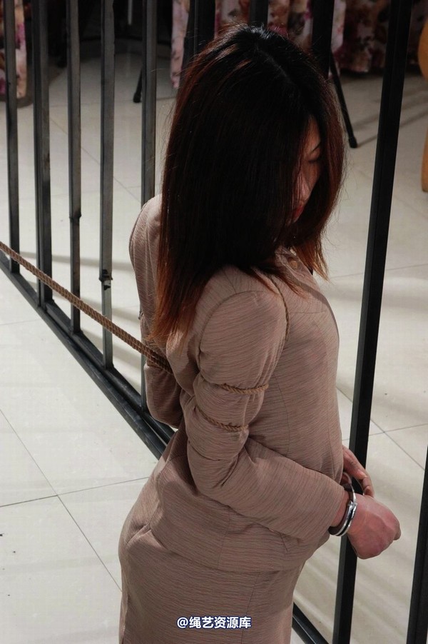 mj影视 - 倾心职务犯罪－押解绳-2013-03-28 第 403 张图片