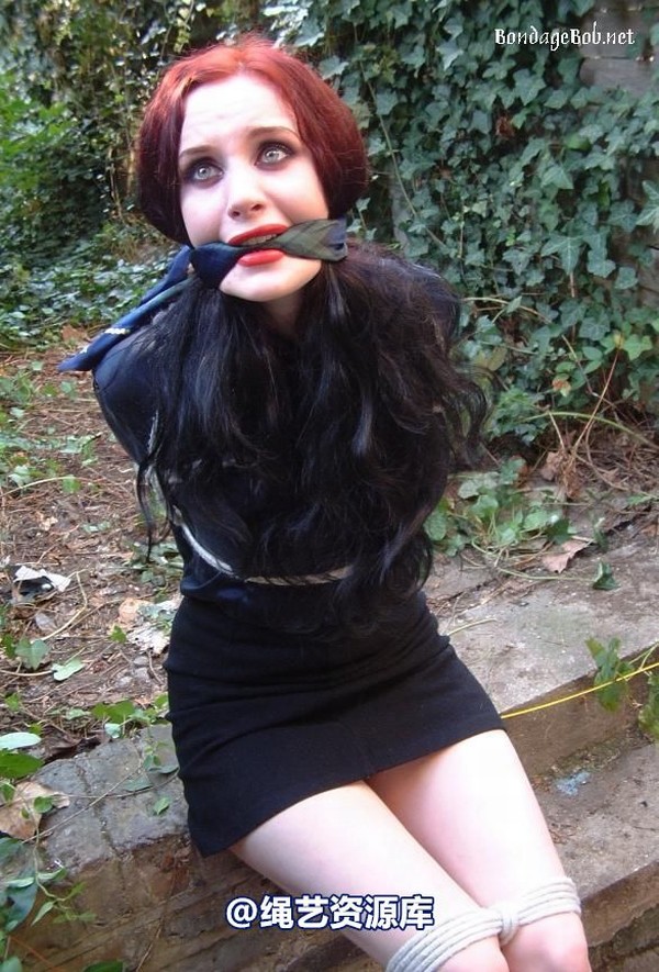 bondagebob - Morrigan Outdoor Bondage 第 39 张图片