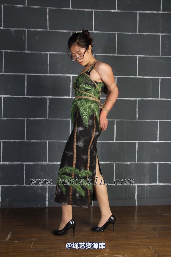 锐度主张 - 紧缚的椰子树模特：楚灵 第 47 张图片