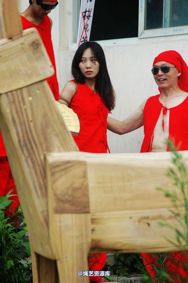 mj影视 - 血的代价-红罪衣刑场木驴斩－梅晓芳2013-08-26 第 157 张图片