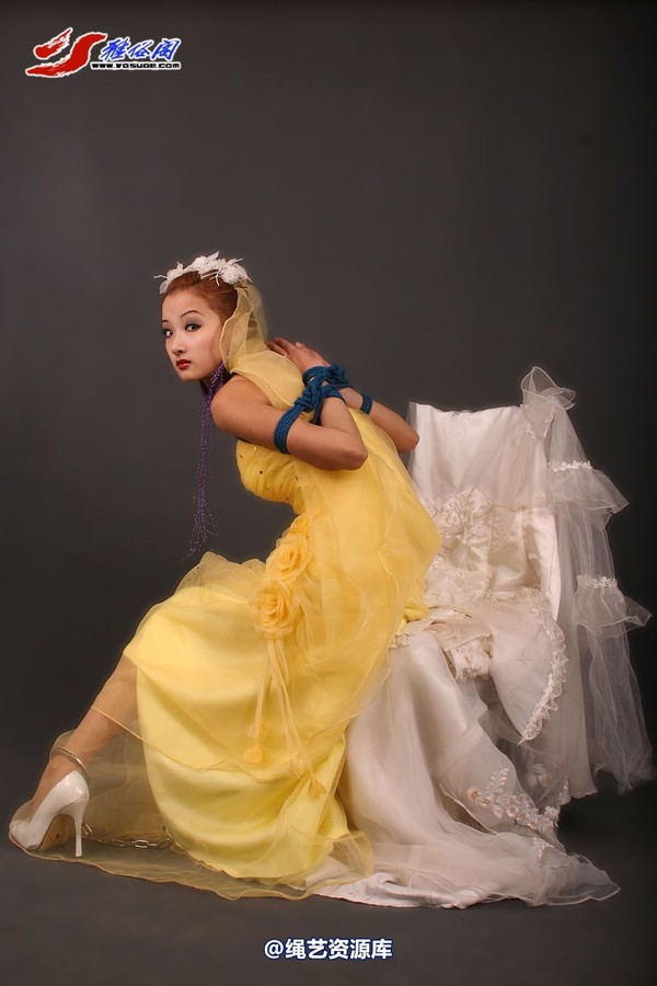 雅俗阁 - 20060402雪儿黄色婚纱 第 75 张图片