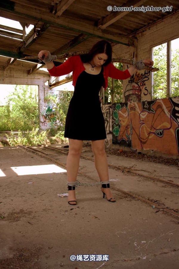 bound-neighbor-girl - Jasmin - bondage in the ruins 4 第 29 张图片