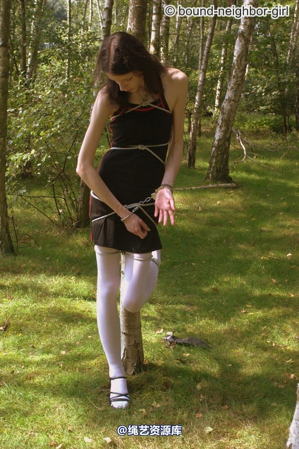 bound-neighbor-girl - Tanja - Tied up in the forest 3 第 28 张图片