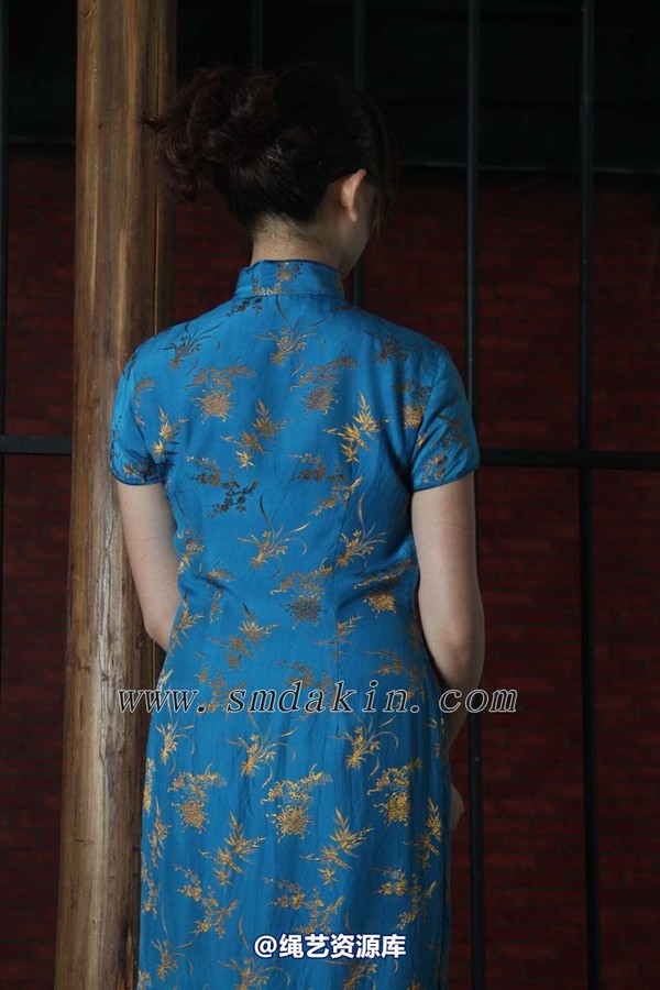锐度主张 - 被关铁栅的女子模特：青青 第 36 张图片
