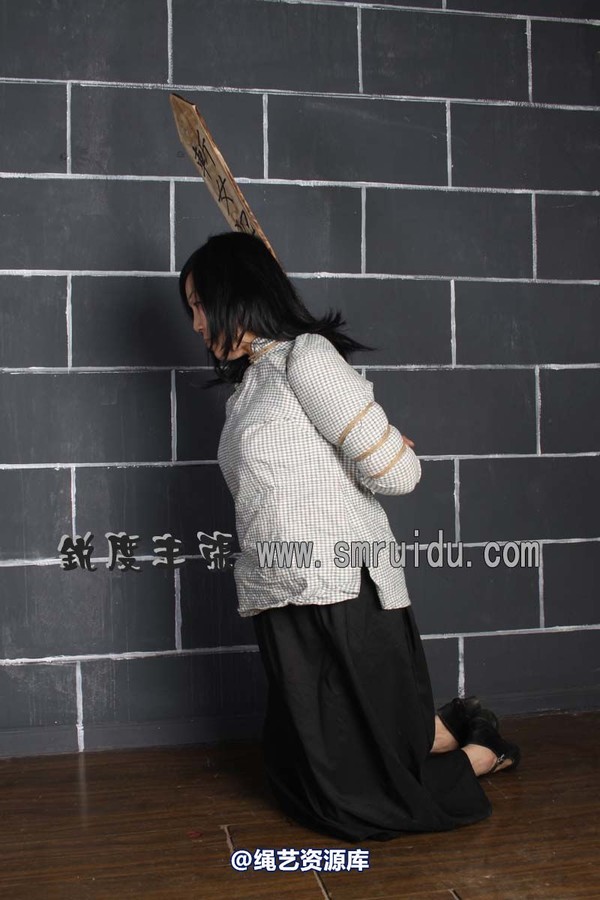 锐度主张 - 监房女犯模特：雨露 第 12 张图片