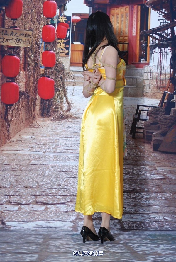 唯美之家 - 新模萧萧黄礼服 第 157 张图片