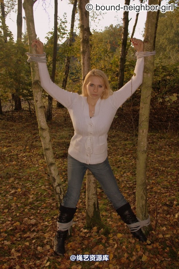 bound-neighbor-girl - Bambi - Tied up in the autumn woods Part 2 第 8 张图片