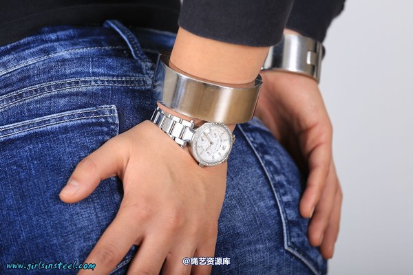 girlsinsteel - New model wants to be cuffed 第 81 张图片