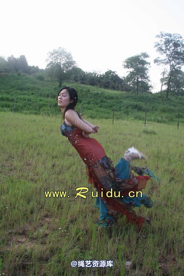 锐度主张 - 20070818第29期 宝宝草地漫舞图片 第 143 张图片