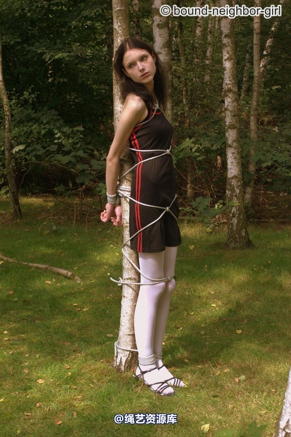 bound-neighbor-girl - Tanja - Tied up in the forest 2 第 33 张图片