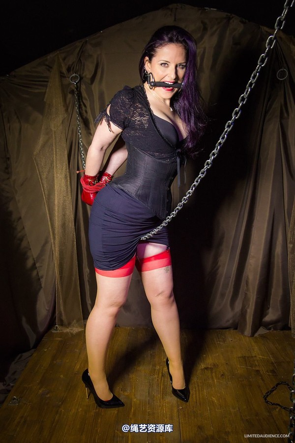 limitedaudience - 2014 caroline pierce chain gauntlet 2 第 24 张图片