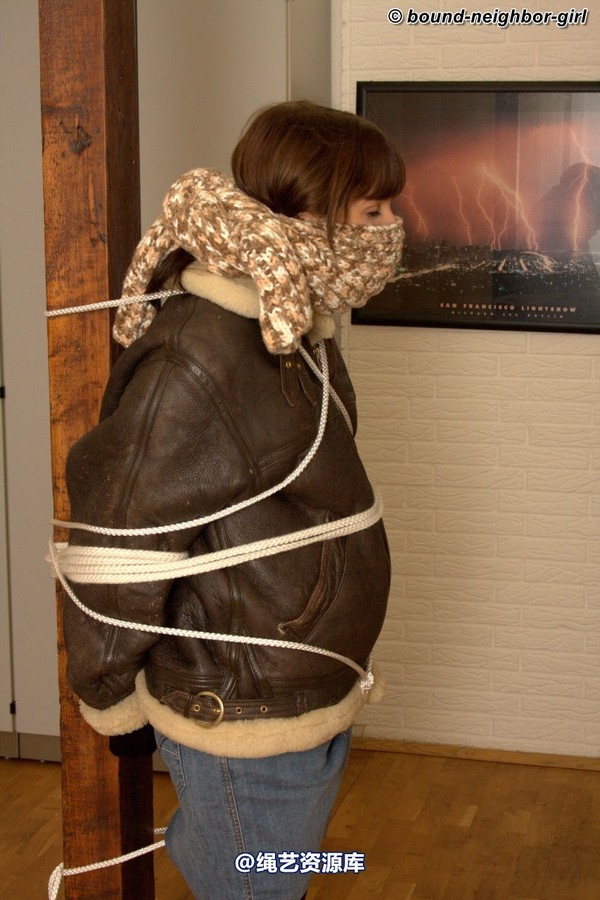 bound-neighbor-girl - Susan - Tied up in winter clothes 1 第 49 张图片