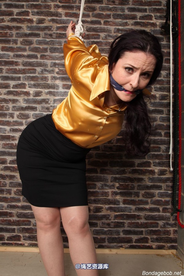 bondagebob - Caroline Pierce Taken to the garage 第 212 张图片