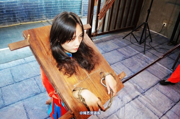 mj影视 - 血的代价梦境古大堂 女囚众生相2013-08-26 第 102 张图片