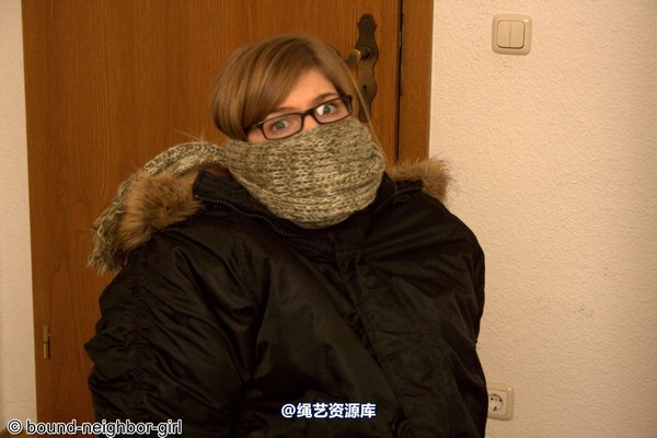 bound-neighbor-girl - Guest Melissa - Wintry robbery 第 48 张图片
