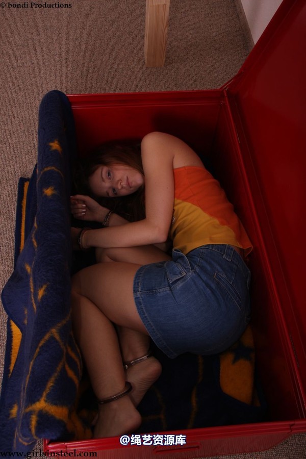 girlsinsteel - Sophia caged 第 116 张图片