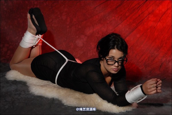 simplytied - C in contrast seams 第 8 张图片