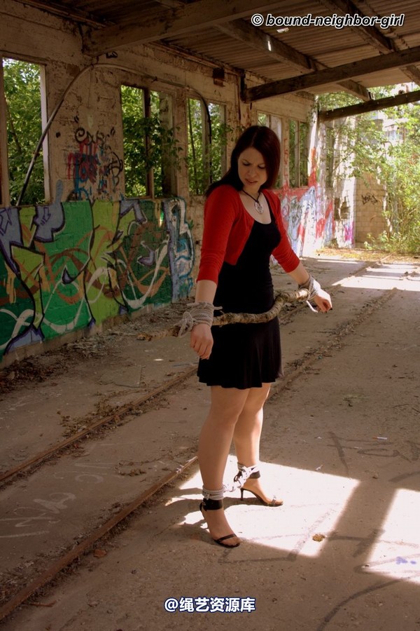 bound-neighbor-girl - Jasmin - bondage in the ruins 4 第 43 张图片